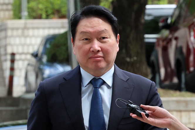 Billionaire businessman ordered to pay ex-wife £480 million in ‘divorce of the century’