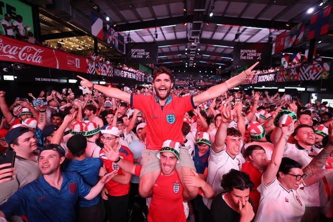 UK business activity buoyed by staycations, hot weather and World Cup