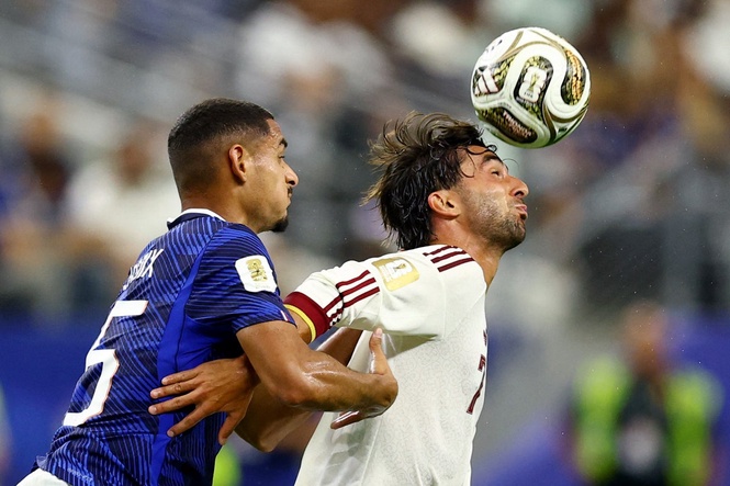 Chelsea on verge of signing France defender following Morgan Rogers deal