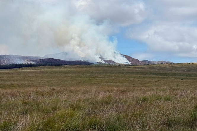 Firefighting helicopter brought in to tackle wildfire at UK beauty spot