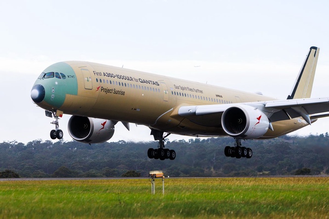 New Qantas plane touches down in Australia after historic 19-hour test flight