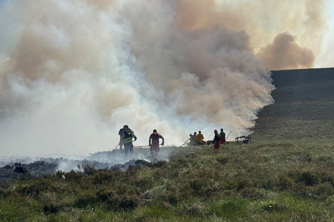 Efforts to contain wildfire harder due to changing weather, says Swinney