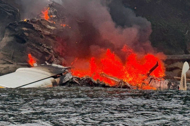 Seaplane with 11 people onboard crashes in fiery blaze off island in Washington state