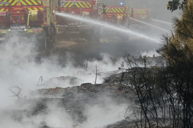 Tourists urged to rearrange travel plans as France wildfires rage