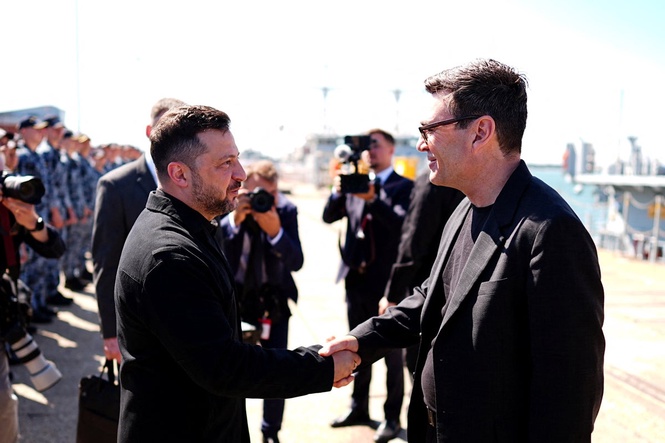 Ukraine-Russia war latest: Burnham tells Zelensky UK ‘has got your back’ in first meeting since becoming PM