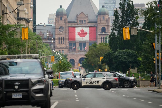 Police investigate shooting at US consulate in Toronto