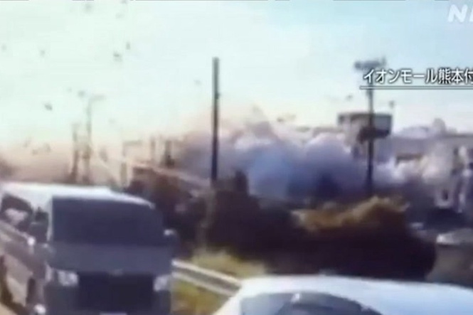 Japanese shopping mall explodes after earthquake hits country