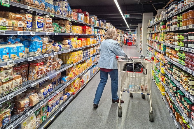 US consumers feel worse about economy now than during global pandemic