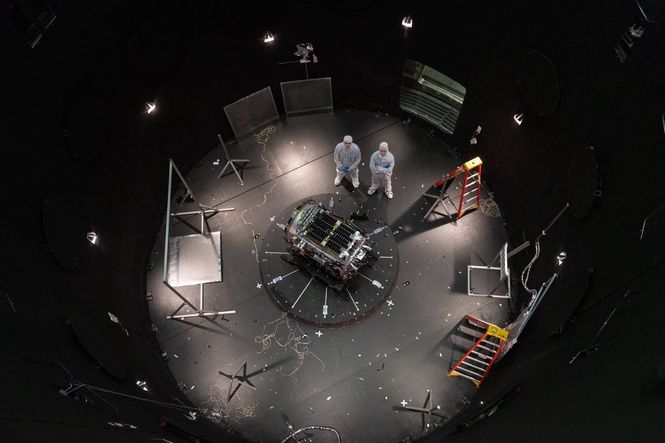 Private mission to rescue NASA's aging telescope runs into its own trouble