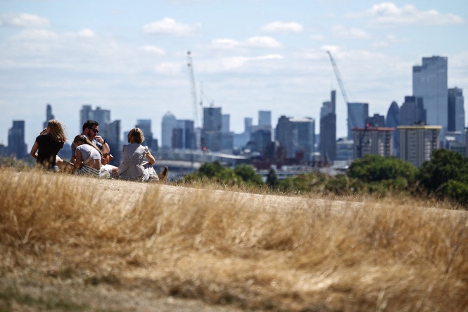 UK’s record-breaking heatwaves led to almost 3,000 deaths
