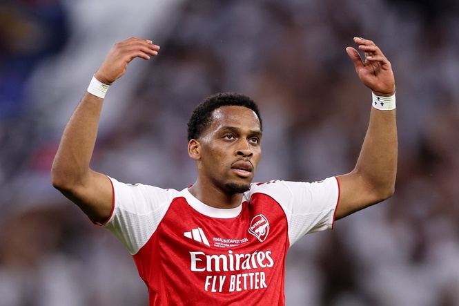 Jurrien Timber leaves Arsenal pre-season camp in latest injury blow
