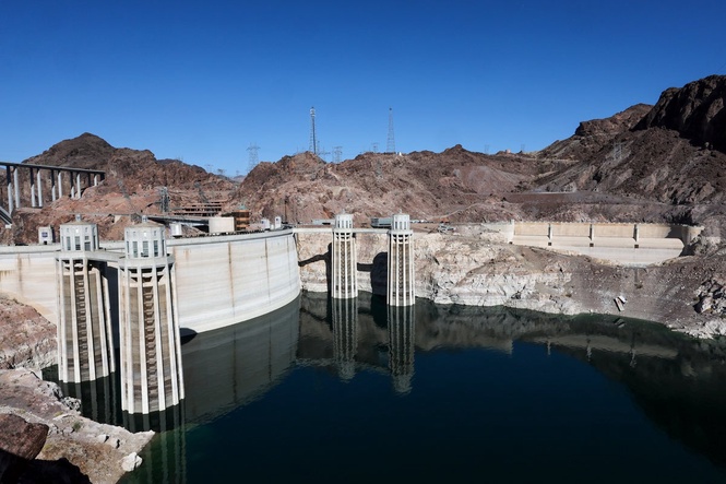 Hoover Dam is shut down to visitors for the second time in a week