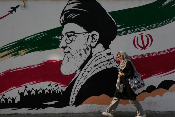 Bulletin world briefing: Trump vows US will give Iran a ‘beating’ after US forces attacked