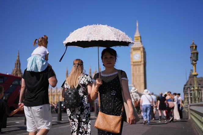 Bulletin AM briefing: England to be hotter than Santorini and arrest over body in suitcase