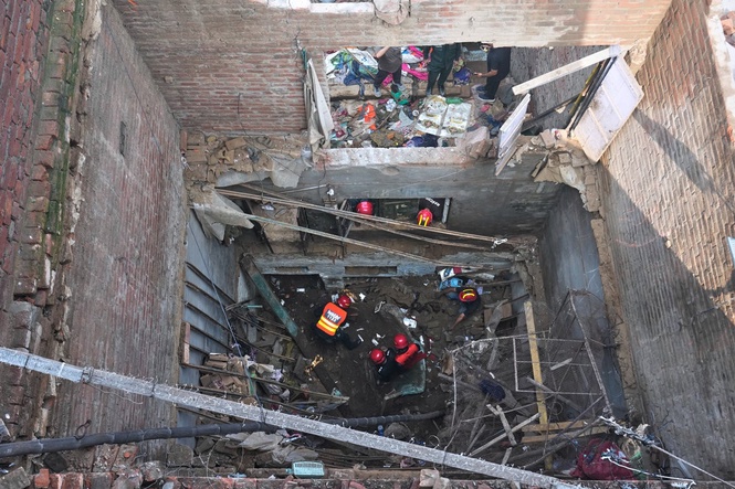 Monsoon rains trigger house collapse in Lahore, killing 9 family members