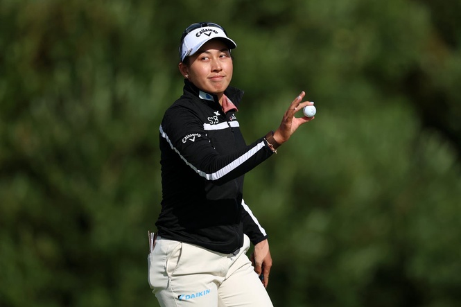 Jeeno Thitikul sets the pace with Charley Hull and Lottie Woad in touch at AIG Women’s Open