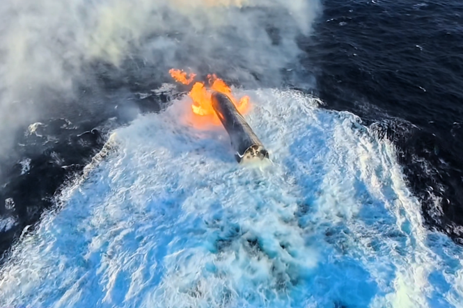Starship is still floating in the ocean, five days after launch