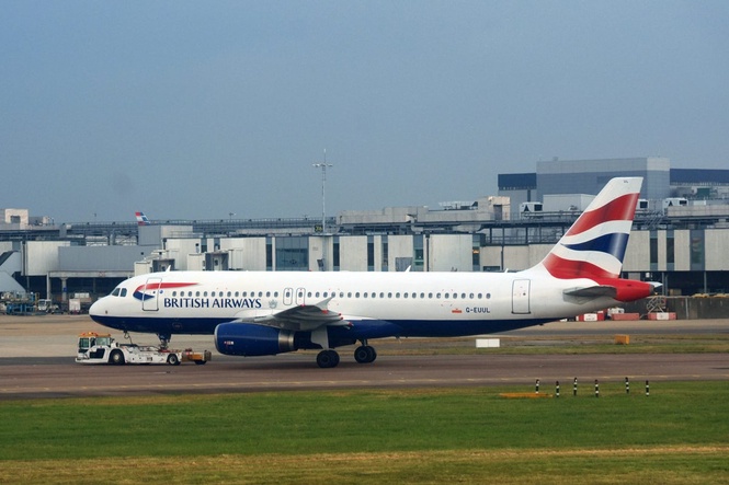 BA parent company IAG suffers 35% drop in profits after fuel cost hit
