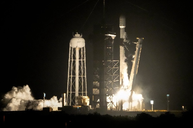 Abandoned SpaceX rocket set to crash into the Moon on Wednesday