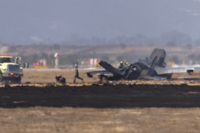 F-35B stealth fighter jet crashes near Marine Corps base in California