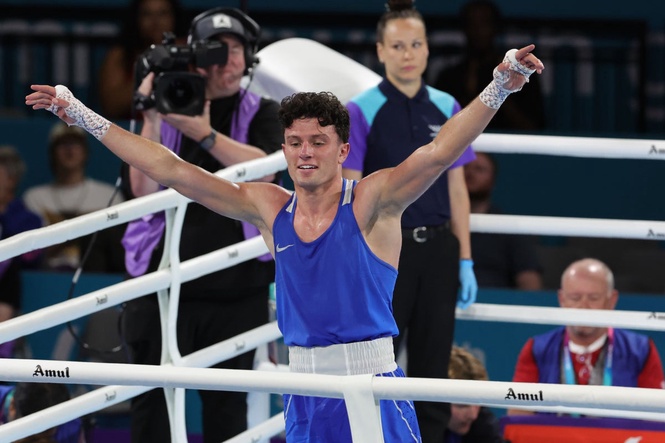 Jon McConnell claims gold at Commonwealth Games after turning down Love Island