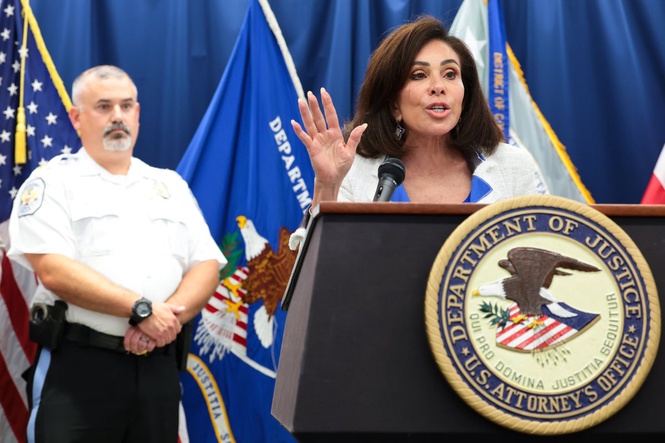 Trump rips Jeanine Pirro after she refutes his Reflecting Pool ‘vandalism’ claim
