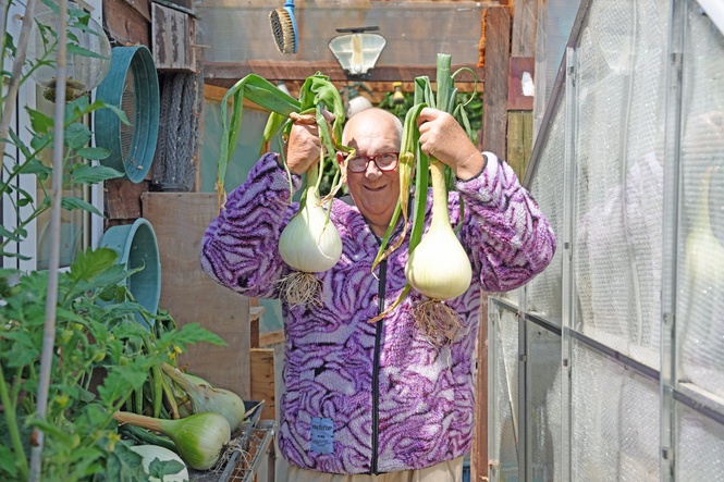 Viral gardening grandad sets out to inspire the young