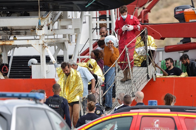 Bulletin PM briefing: Migrant boat capsizes and Russian drone hunts civilian