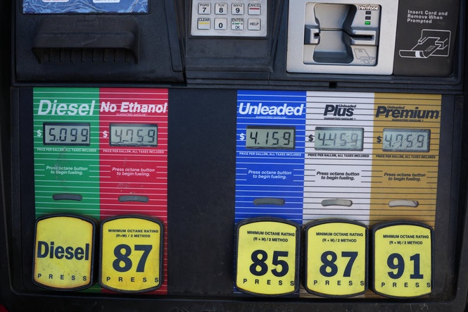 Big oil companies continue to post banner profits as fighting in Iran drives costs higher