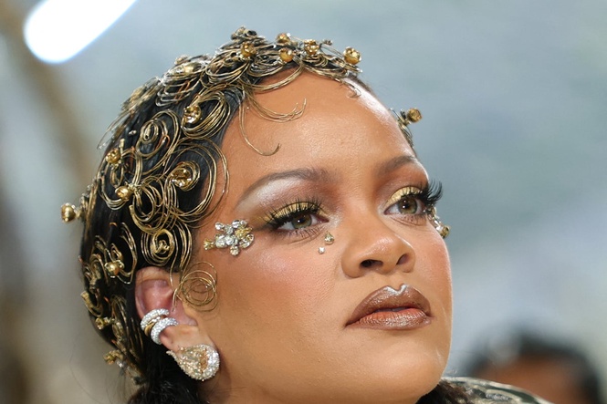Rihanna shares rare photo of three children at her childhood home in Barbados
