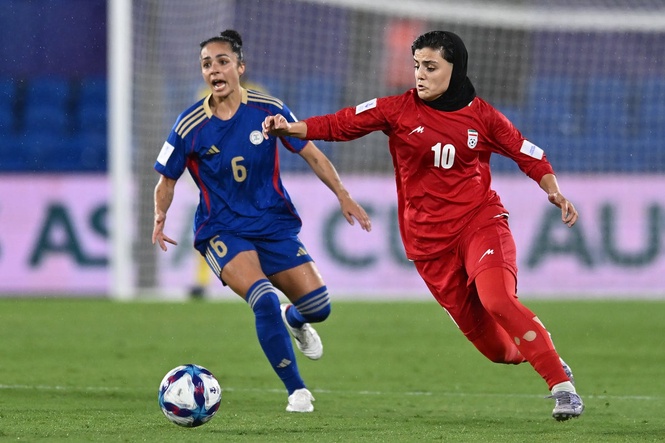 Australia grants citizenship to Iranian women footballers