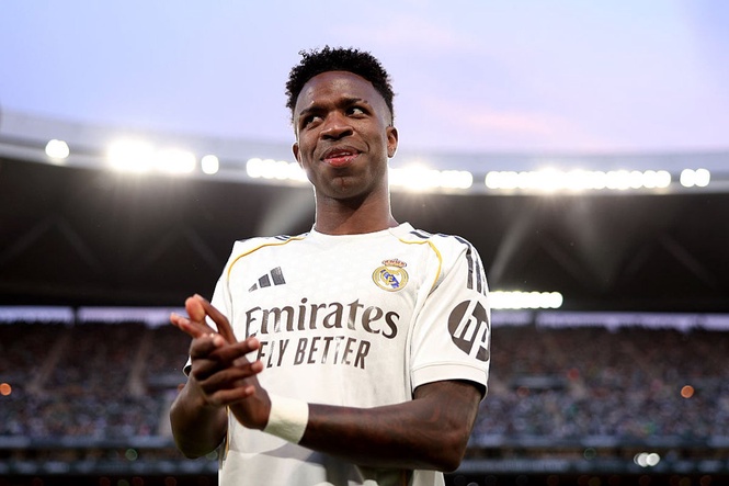 Transfer news LIVE: Vinicius signs Real Madrid contract, Guimaraes nears Arsenal move, Rodri makes decision