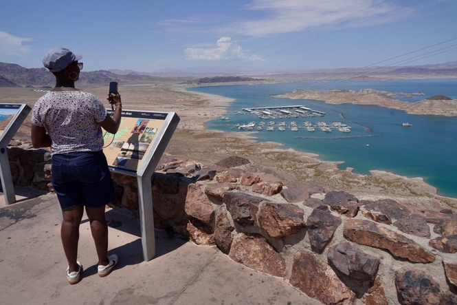 America’s largest reservoir hits record low as water crisis deepens