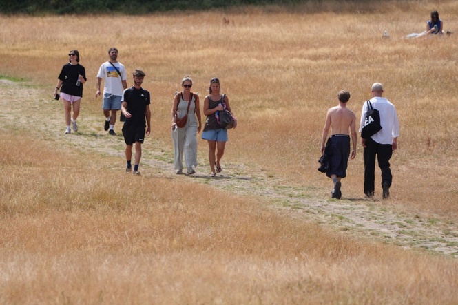 No respite on the way for sun-scorched UK as dry, hot weather persists