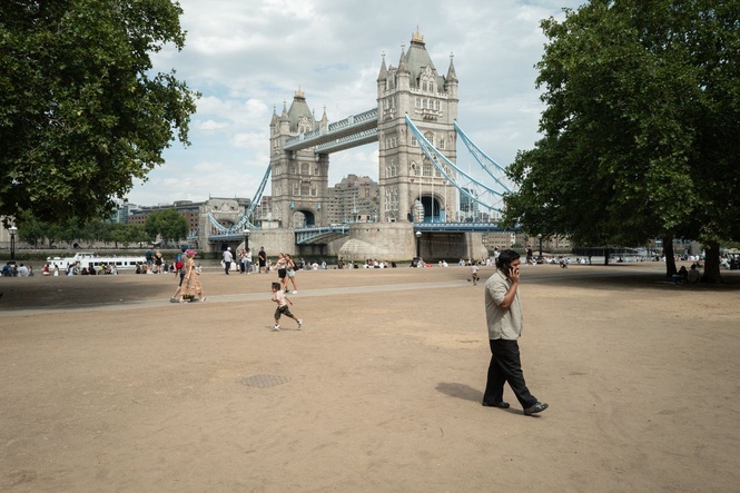 Britain braces for 36C heatwave amid warnings of travel chaos