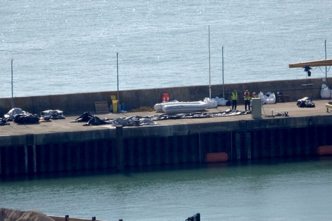 Government condemns smugglers after record 230 migrants arrive in single boat