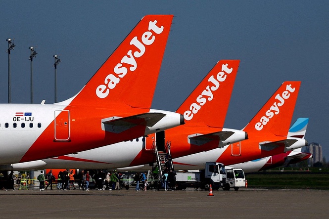 What should EasyJet shareholders do now after takeover bid is confirmed?