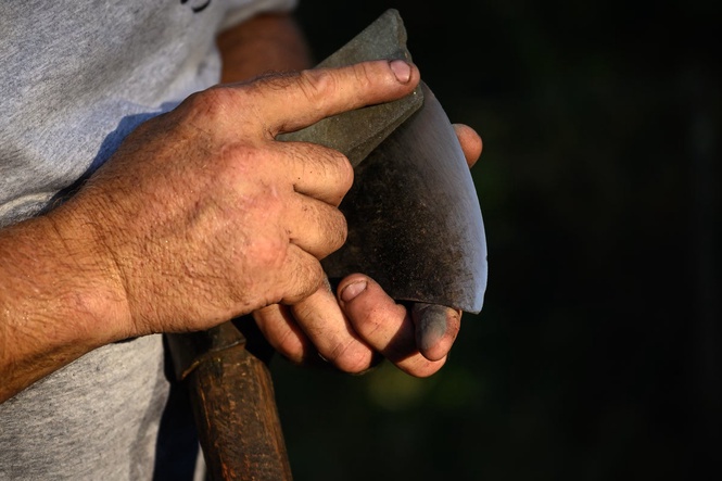 Axe-throwing sports bar abruptly closes all of its locations including one in Las Vegas