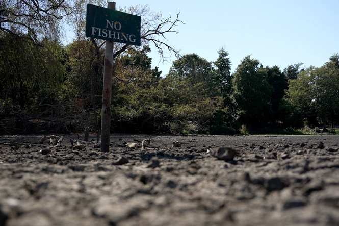 Bulletin AM briefing: 10,000 homes without water and The Office star reveals cancer diagnosis