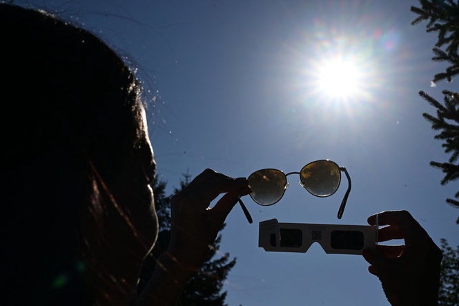 What time is the solar eclipse in Manchester? How to watch the spectacle today