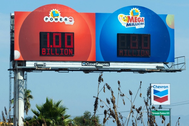 Lucky winner scoops Powerball jackpot of $1.04 billion