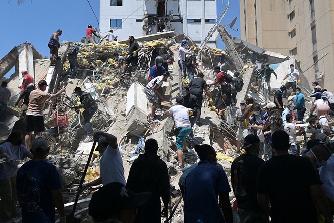 The effort was part of last-ditch attempts to locate survivors following Monday’s 7.4-magnitude quake (AFP via Getty Images)