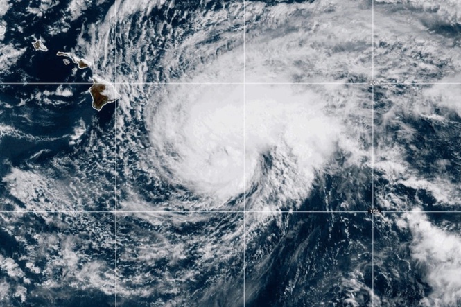 A rare hurricane landfall threat for Hawaii's Big Island as Lala nears