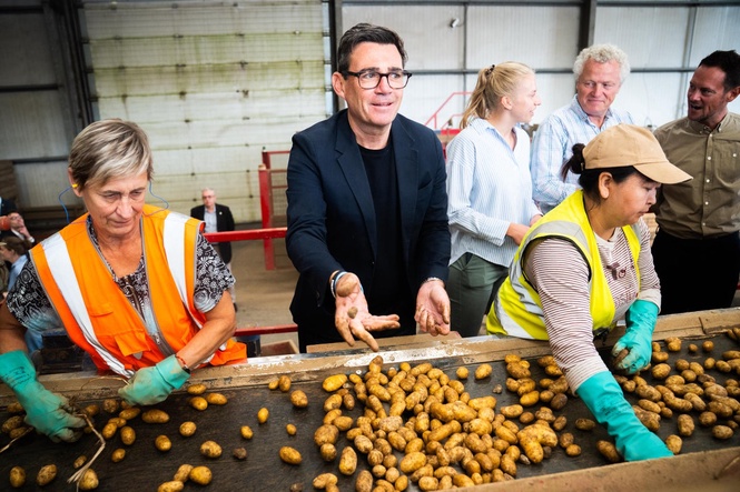 Government needs to win back trust of farmers, says Andy Burnham