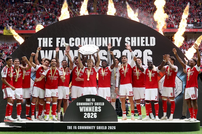 Arsenal dominate Manchester City to win season-opening Community Shield