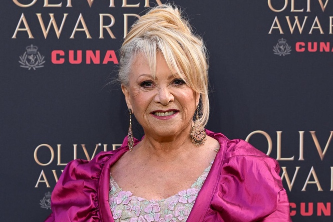 BBC presenter Elaine Paige admits she developed ‘dreadful’ sleeping pill addiction during theatre career