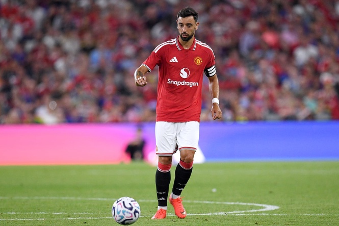 Turkish giants eye audacious bid for Man United captain Bruno Fernandes