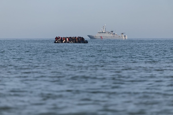 Major rescue operation in English Channel after migrant boat breaks down