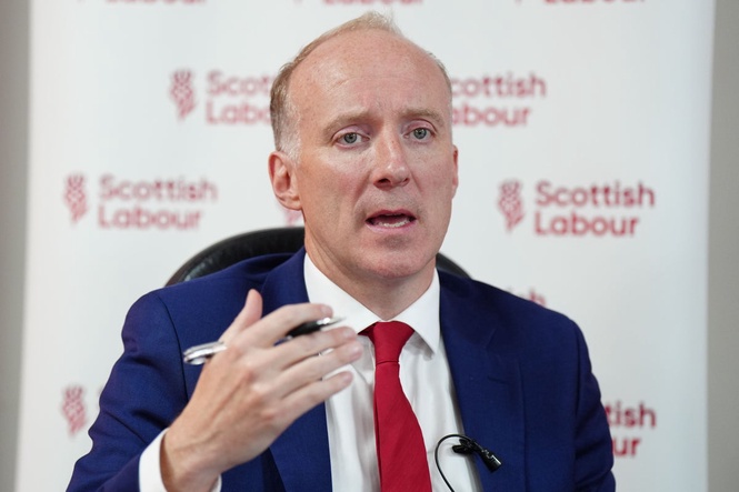 Labour leadership hopeful speaks out about dying mother’s ‘fear’ in shared ward