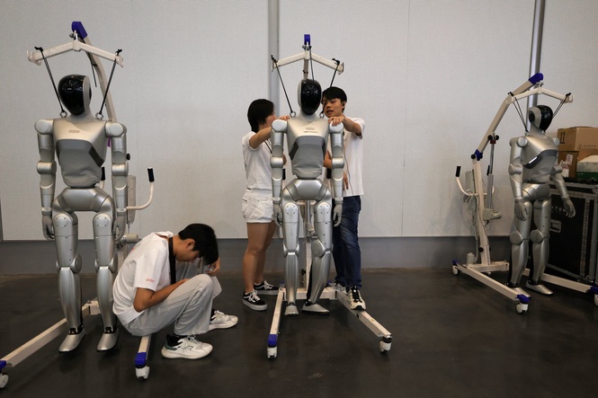 Emotional care robots with hefty price tag steal the show at China conference after US ban